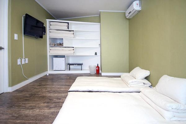 Crib 49 Guesthouse - Foreigner Only Seoul Phòng bức ảnh